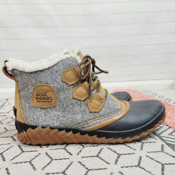 Sorel Out 'N About Plus Felt Duck Boots in Gray, sz 7.5 - Picture 1 of 14